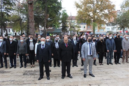 Büyük Önder Mustafa Kemal Atatürk, ebediyete intikalinin 83. yılında, Osmaneli de törenlerle anıldı